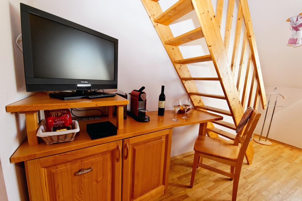 Weingut Winzerzimmer Rothschaedl 里欧查赫 客房 照片